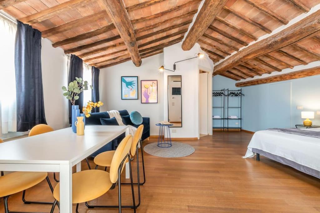Mimosa- Loft Elegante Con Terrazza Nel Centro Di Siena Exterior foto