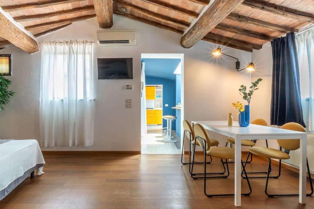 Mimosa- Loft Elegante Con Terrazza Nel Centro Di Siena Exterior foto