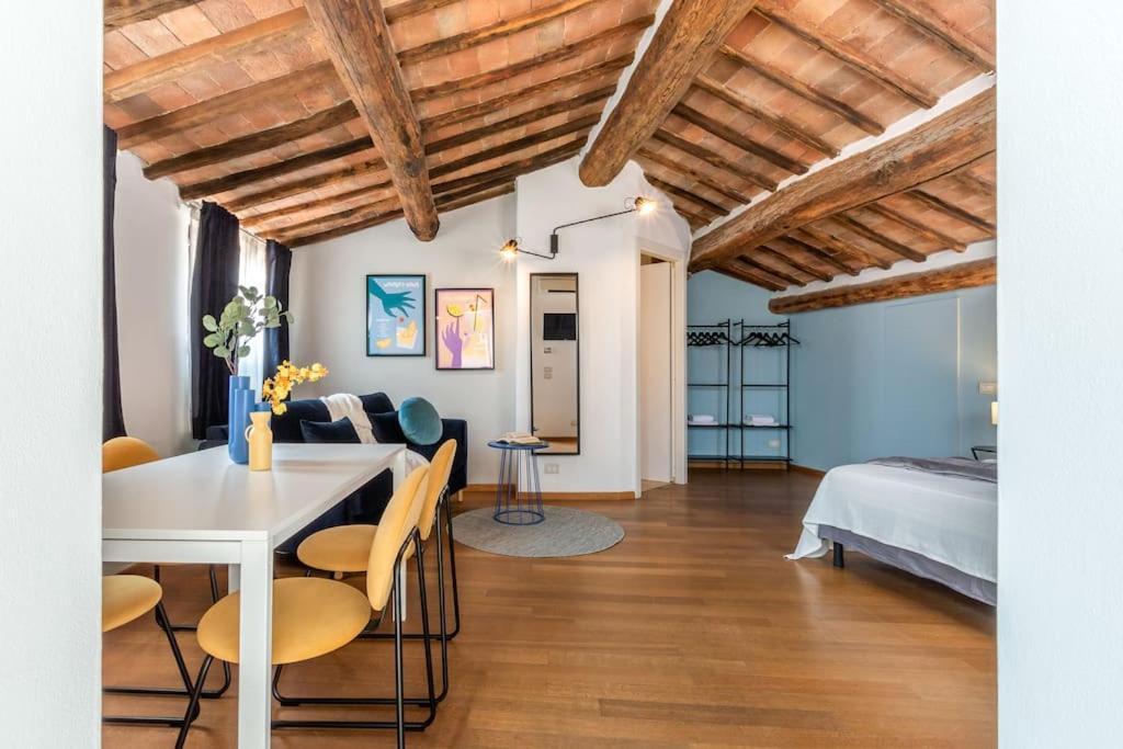 Mimosa- Loft Elegante Con Terrazza Nel Centro Di Siena Exterior foto
