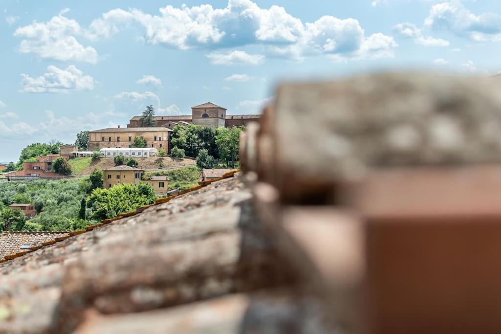 Mimosa- Loft Elegante Con Terrazza Nel Centro Di Siena Exterior foto