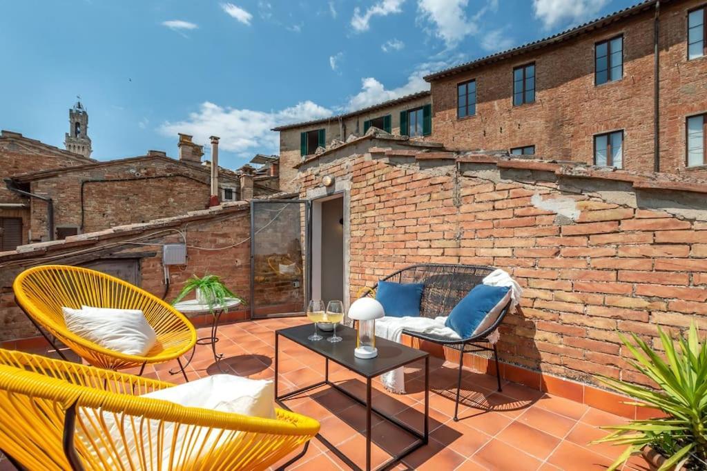 Mimosa- Loft Elegante Con Terrazza Nel Centro Di Siena Exterior foto